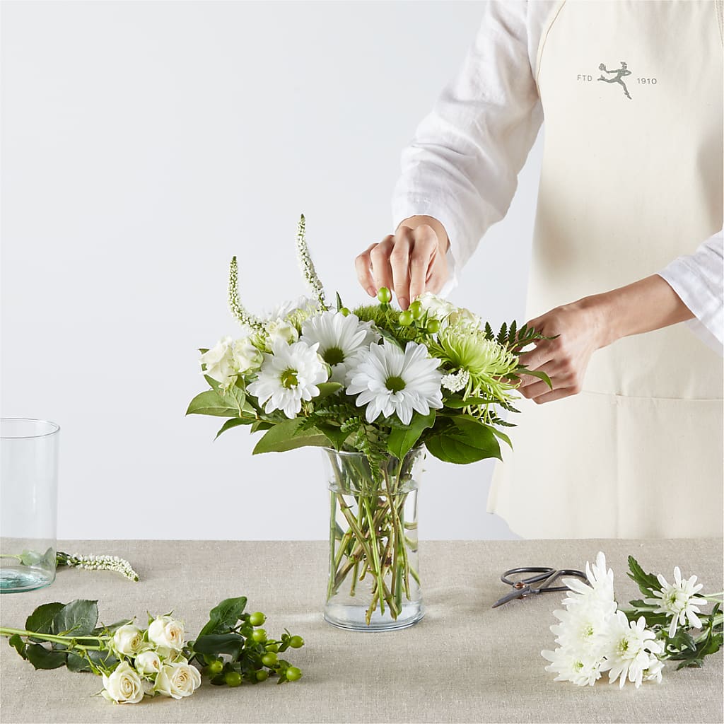 Irish Garden - A Florist Original – MAGGIE'S FLORIST AND GIFTS, Decatur AL