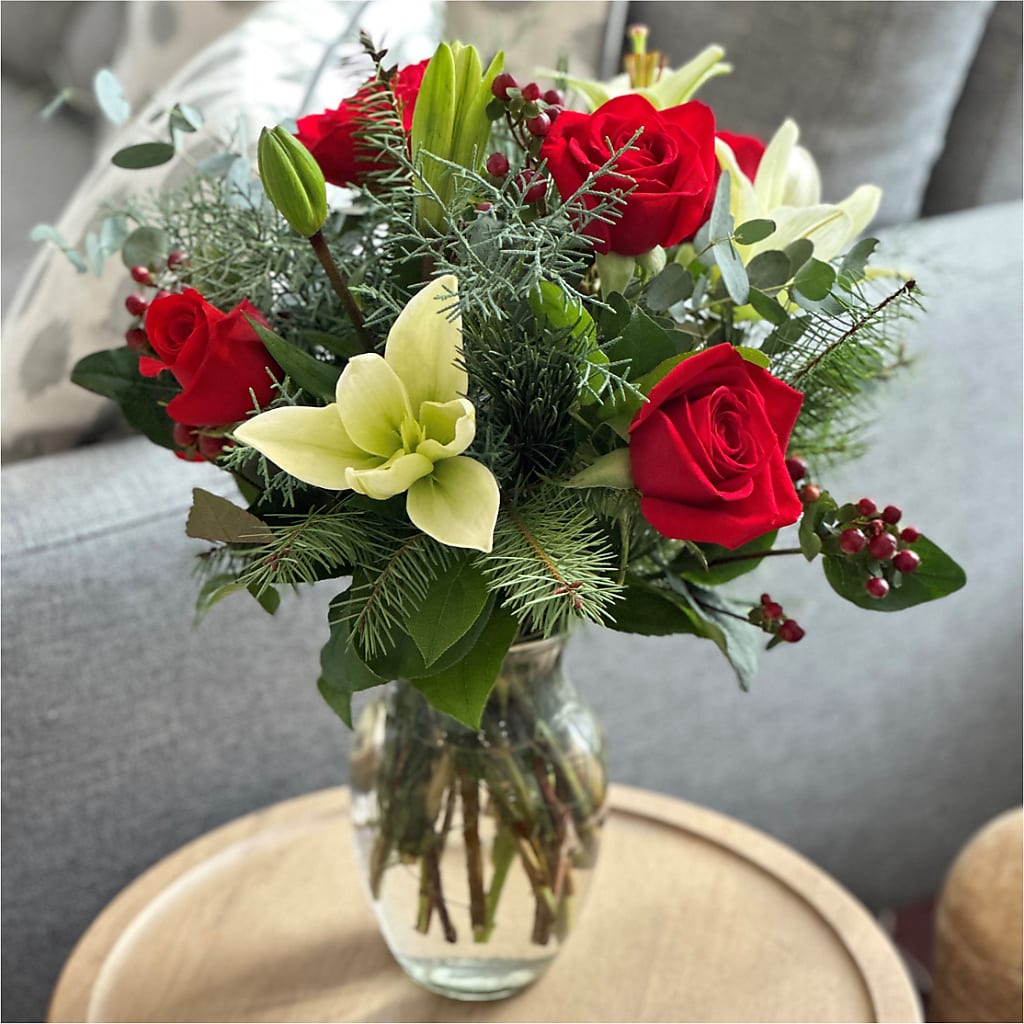 Glittering Lights Bouquet – MAGGIE'S FLORIST AND GIFTS, Decatur AL