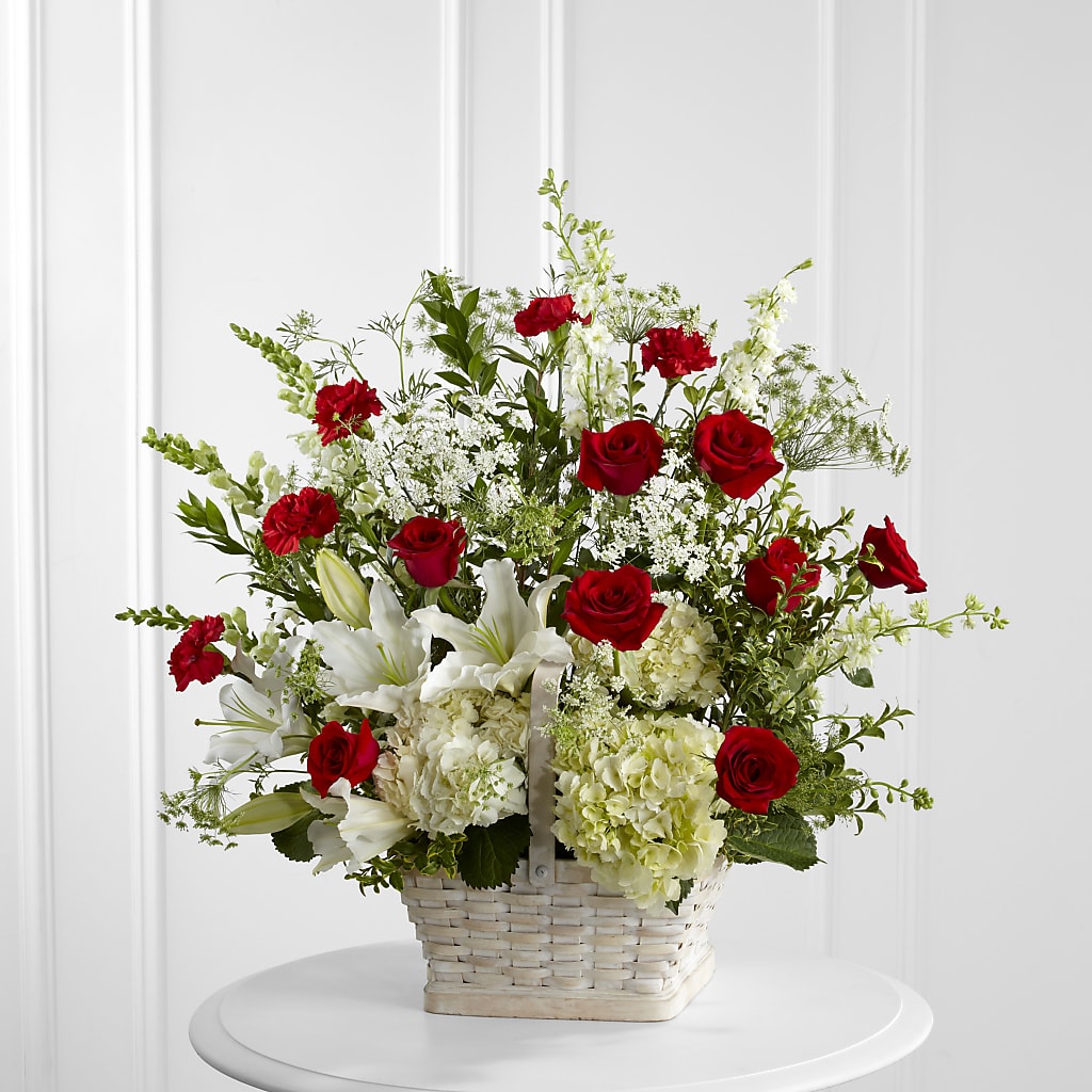 In Loving Memory Arrangement – MAGGIE'S FLORIST AND GIFTS, Decatur AL