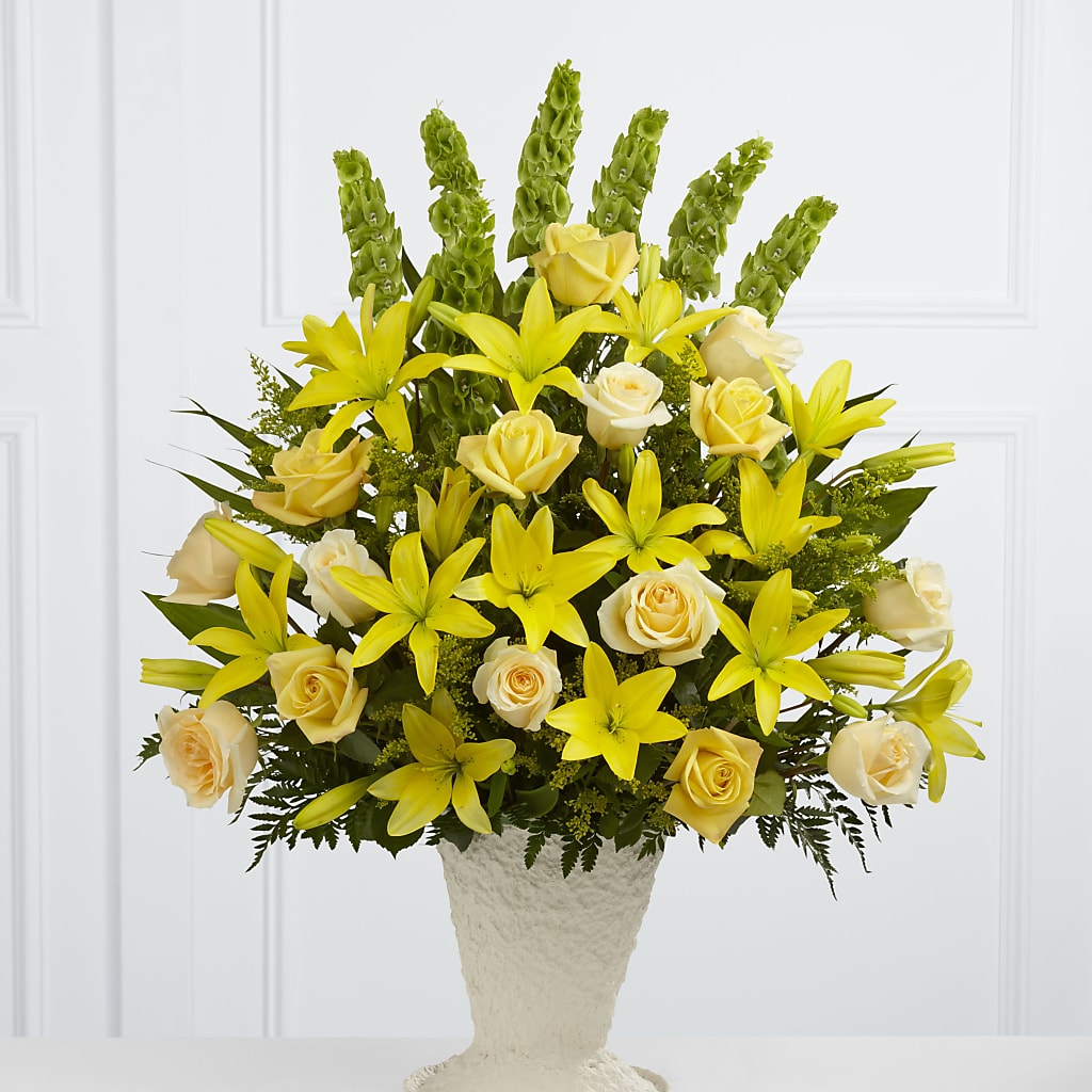 Golden Memories Arrangement – MAGGIE'S FLORIST AND GIFTS, Decatur AL