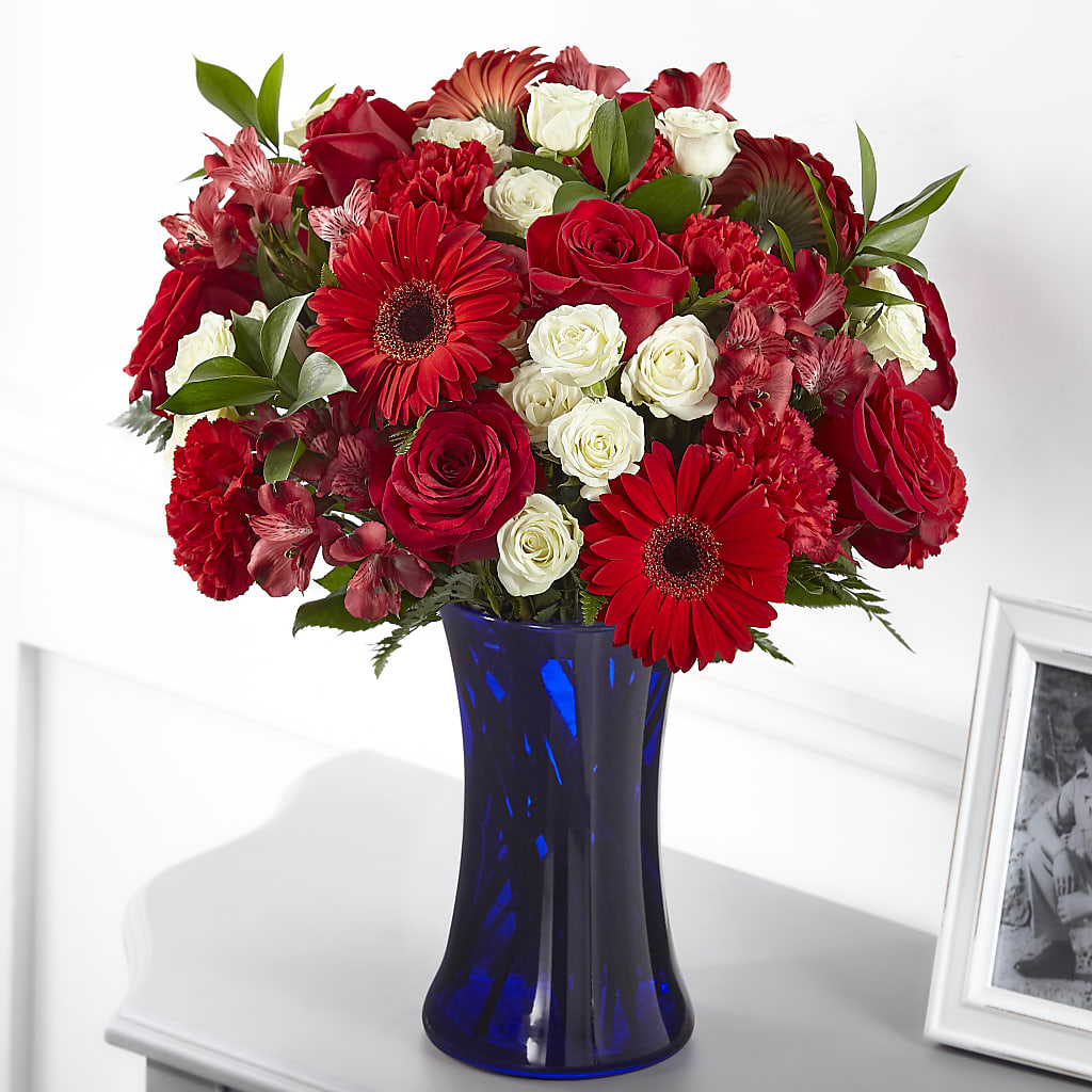 Hearts Embrace Bouquet – MAGGIE'S FLORIST AND GIFTS, Decatur AL