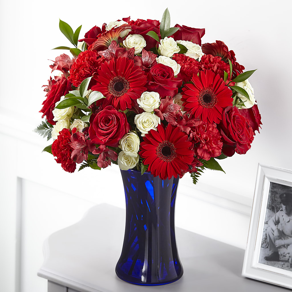 Hearts Embrace Bouquet – MAGGIE'S FLORIST AND GIFTS, Decatur AL