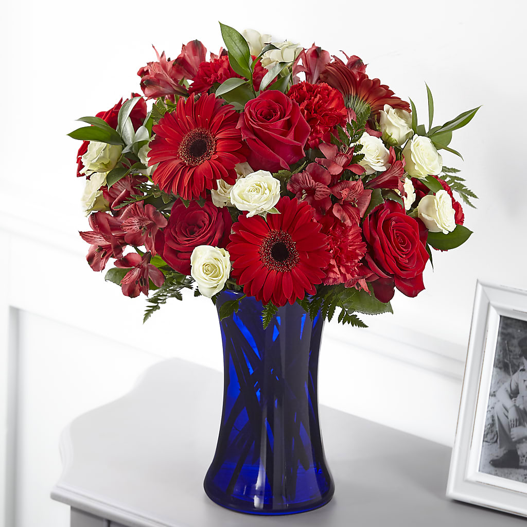 Hearts Embrace Bouquet – MAGGIE'S FLORIST AND GIFTS, Decatur AL