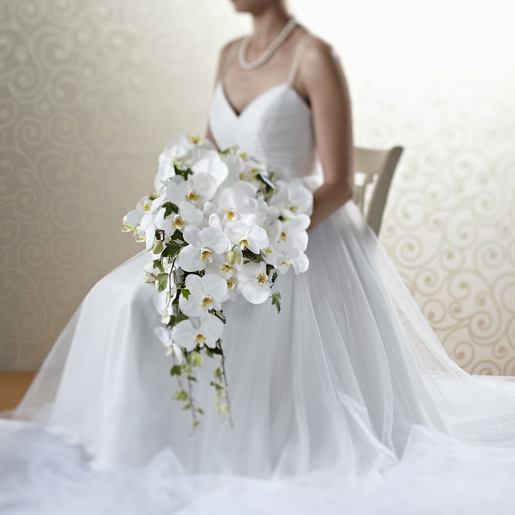 Classic White Bouquet – MAGGIE'S FLORIST AND GIFTS, Decatur AL