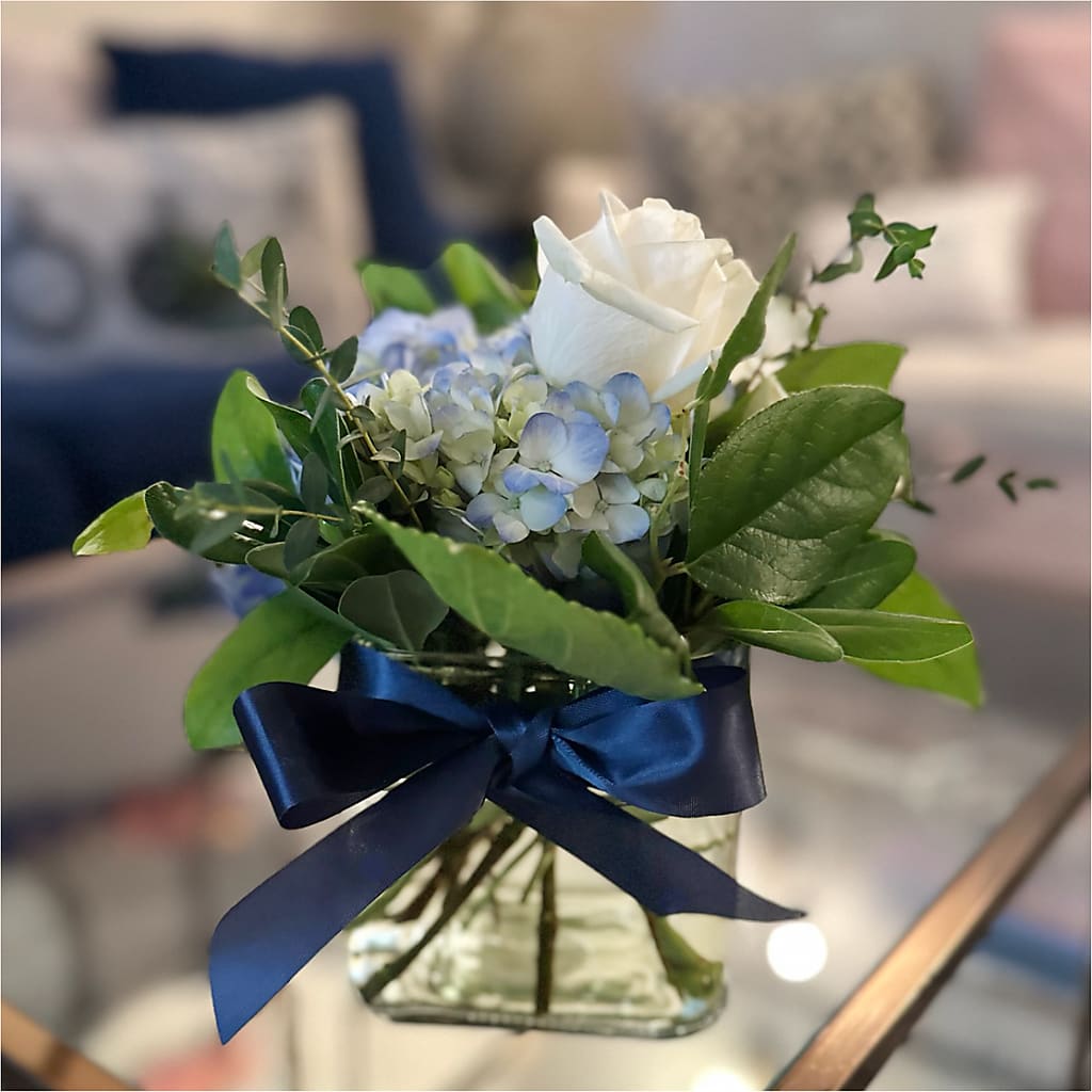Sky Blue Delight Bouquet – MAGGIE'S FLORIST AND GIFTS, Decatur AL