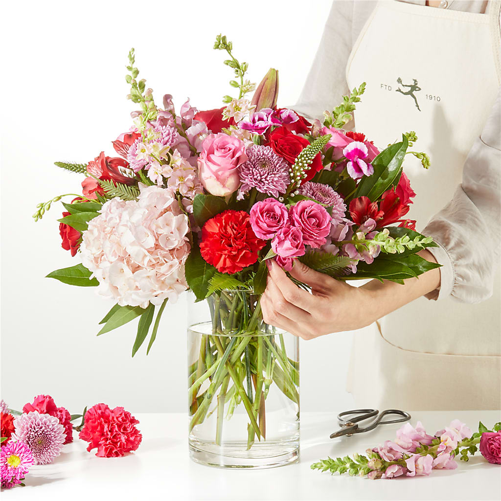 Swooning Over You - A Luxury Florist Original – MAGGIE'S FLORIST AND GIFTS, Decatur AL