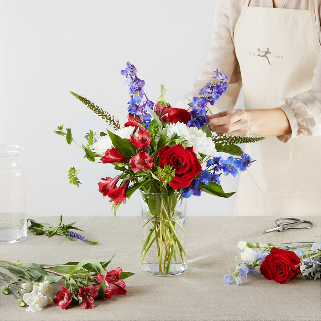 Star Spangled - A Florist Original – MAGGIE'S FLORIST AND GIFTS, Decatur AL