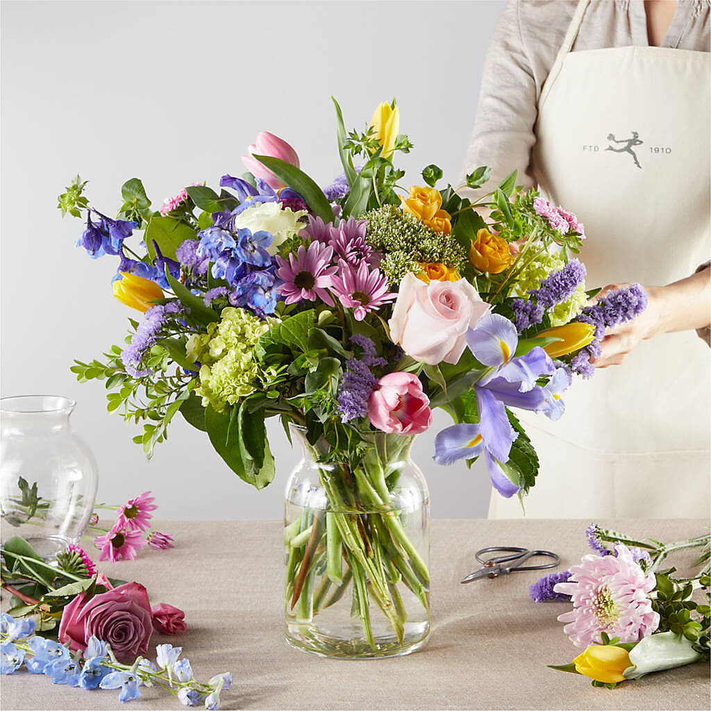 Pastel Tradition - A Florist Original – MAGGIE'S FLORIST AND GIFTS, Decatur AL
