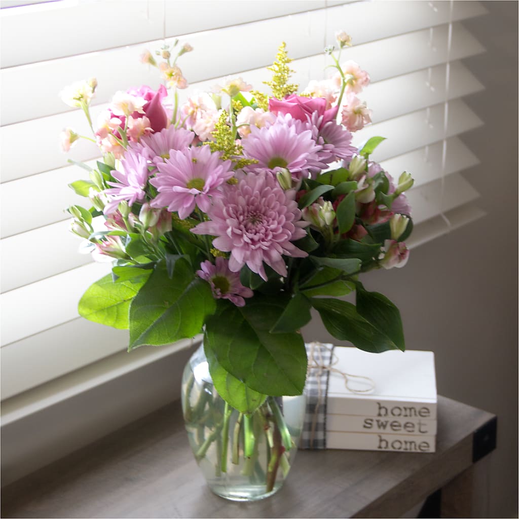 Pastel Tradition - A Florist Original – MAGGIE'S FLORIST AND GIFTS, Decatur AL