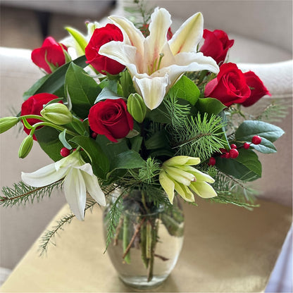Sparkling Snowflakes Bouquet – MAGGIE'S FLORIST AND GIFTS, Decatur AL