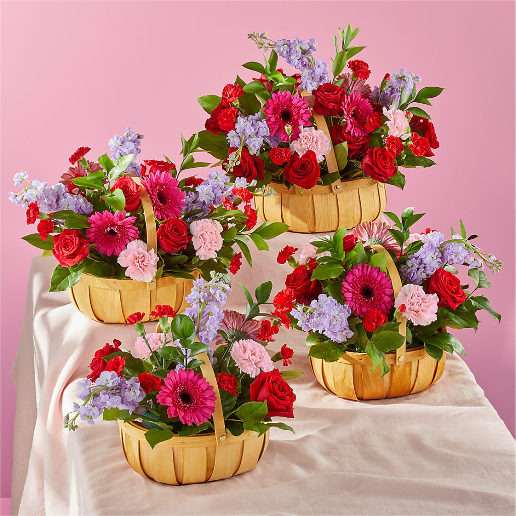 Pink Picnic Basket – MAGGIE'S FLORIST AND GIFTS, Decatur AL