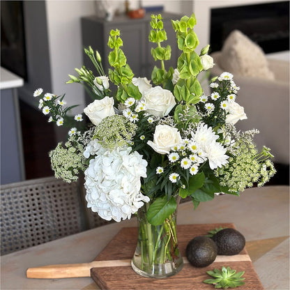 Classic Ivory – A Florist Original – MAGGIE'S FLORIST AND GIFTS, Decatur AL