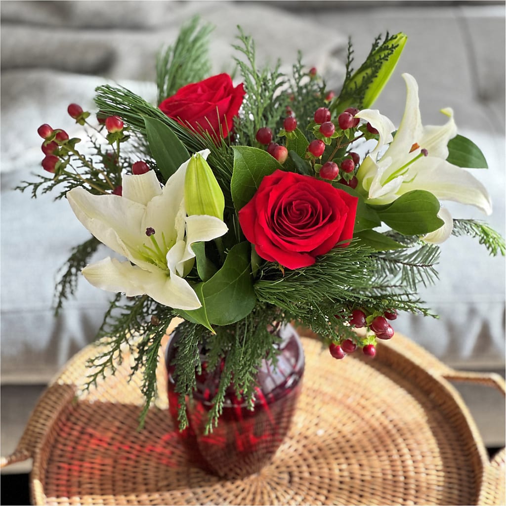 Evergreen Delight Bouquet – MAGGIE'S FLORIST AND GIFTS, Decatur AL