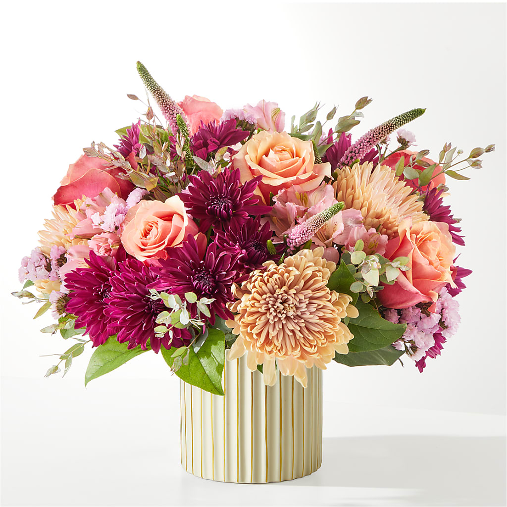 Berry Cobbler Bouquet with Ivory Vase – MAGGIE'S FLORIST AND GIFTS, Decatur AL
