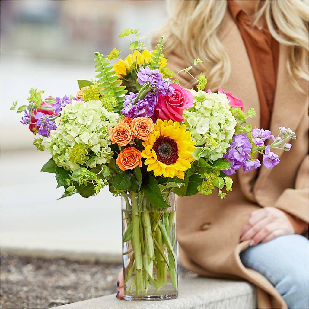 Vibrant Greetings Bouquet – MAGGIE'S FLORIST AND GIFTS, Decatur AL