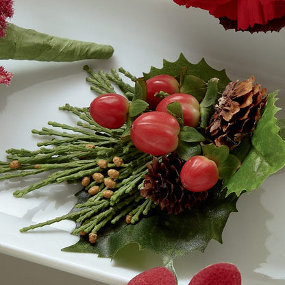 Red Berry Boutonniere – MAGGIE'S FLORIST AND GIFTS, Decatur AL